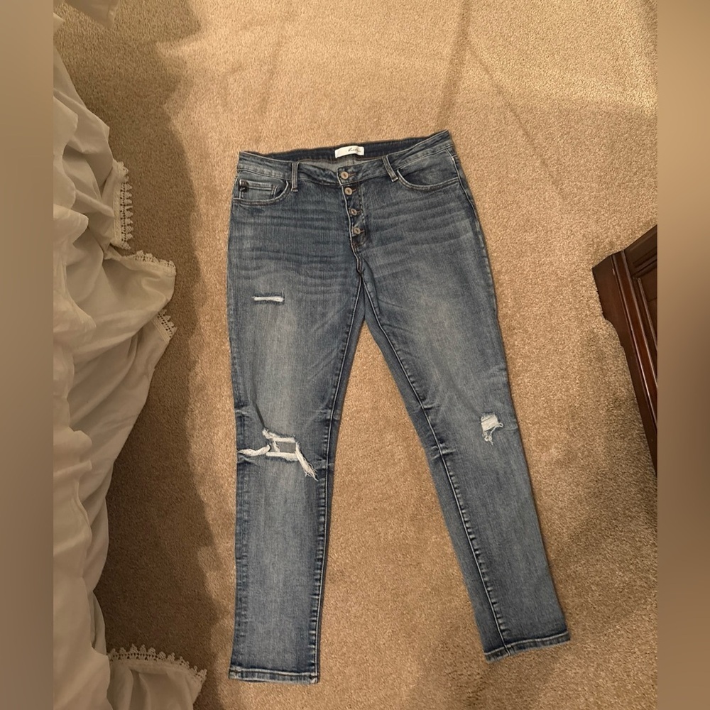 Kancan Women's Clarie Mid-Rise Boyfriend Jeans Button Fly Distressed Size 13/30